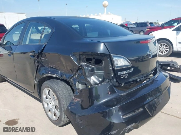 2012 Mazda Mazda3 i Sport with VIN JM1BL1UFXC1652286, listed as a IAAI auction lot 41730996 with NaN miles. Bid and sale history available at carsss.com. Image 6.