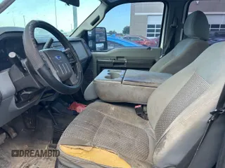 2015 Ford F-250 Lariat z VIN 1FT7W2B61FEB96343, wystawiony jako IAAI lot #42260239 z przebiegiem 171 392 mil mil oraz . Historia ofert i sprzedaży dostępna na DreamBid. Obrazek 6.