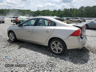 2015 Volvo S60 T5 Drive-E Premier z VIN YV140MFK2F1362846, wystawiony jako Copart lot #56112245 z przebiegiem 39 267 mil mil oraz Szkoda całkowita • Salvage title. Historia ofert i sprzedaży dostępna na DreamBid. Obrazek 2.