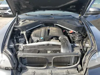 2013 BMW X5 xDrive35i z VIN 5UXZV4C56D0B24871, wystawiony jako Copart lot #55187185 z przebiegiem 141 533 mil mil oraz Czysty tytuł • Clean title. Historia ofert i sprzedaży dostępna na DreamBid. Obrazek 12.