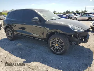 2018 Porsche Cayenne z VIN WP1AA2A23JKA00043, wystawiony jako Copart lot #51791315 z przebiegiem 71 733 mil mil oraz Szkoda całkowita • Salvage title. Historia ofert i sprzedaży dostępna na DreamBid. Obrazek 4.