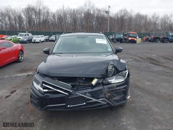 2021 Volkswagen Tiguan SE with VIN 3VV2B7AX0MM049291, listed as a IAAI auction lot 41910106 with 68,468 mi miles. Bid and sale history available at carsss.com. Image 12.
