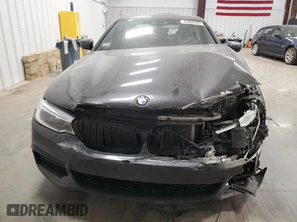 2018 BMW 5 Series 540i xDrive z VIN WBAJE7C57JWC56107, wystawiony jako Copart lot #41665445 z przebiegiem 77 275 mil mil oraz Szkoda całkowita • Salvage title. Historia ofert i sprzedaży dostępna na DreamBid. Obrazek 5.