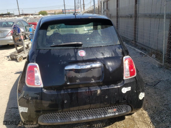 2015 FIAT 500e with VIN 3C3CFFGE2FT638301, listed as a Copart auction lot 70142434 with 90,413 mi miles and Clean Title. Bid and sale history available at carsss.com. Image 6.
