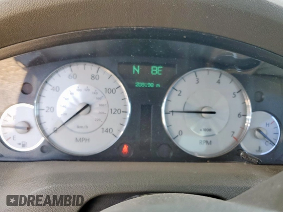 2008 Chrysler 300 z VIN 2C3LA33G38H115921, wystawiony jako Copart lot #49337435 z przebiegiem 203 198 mil mil oraz Szkoda całkowita • Salvage title. Historia ofert i sprzedaży dostępna na DreamBid. Obrazek 9.