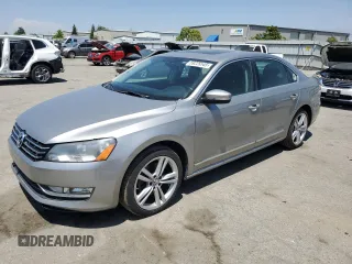 2014 Volkswagen Passat SEL Premium with VIN 1VWCT7A34EC073073, listed as a Copart auction lot 59225545 with 164,936 mi miles and Clean title. Bid and sale history available at DreamBid. Image 1.