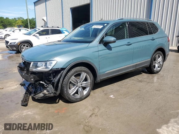 2020 Volkswagen Tiguan SE z VIN 3VV3B7AX7LM063594, wystawiony jako Copart lot #50394555 z przebiegiem 76 158 mil mil oraz Nie do naprawy • Non repairable. Historia ofert i sprzedaży dostępna na DreamBid. Obrazek 1.