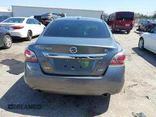 2014 Nissan Altima 2.5 S with VIN 1N4AL3AP3EC173211, listed as a IAAI auction lot 41973278 with 127,024 mi miles. Bid and sale history available at carsss.com. Image 16.