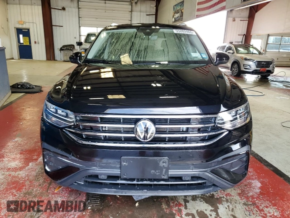 2024 Volkswagen Tiguan S с VIN 3VVFB7AXXRM118805, выставлен на аукционе Copart как лот 55282465 с пробегом 8 871 миль миль и Списание • Salvage title. История ставок и продаж доступна на DreamBid. Изображение 5.