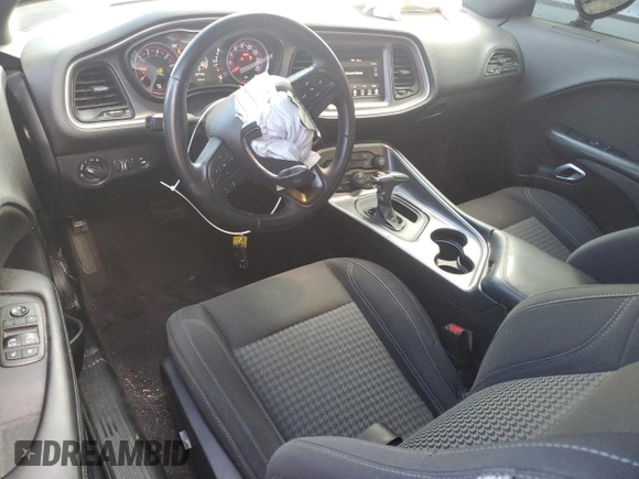2019 Dodge Challenger SXT z VIN 2C3CDZAG8KH509337, wystawiony jako Copart lot #46736435 z przebiegiem 71 991 mil mil oraz Szkoda całkowita • Salvage title. Historia ofert i sprzedaży dostępna na DreamBid. Obrazek 8.