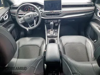 2023 Jeep Compass Trailhawk z VIN 3C4NJDDN8PT514773, wystawiony jako Copart lot #51137555 z przebiegiem 37 239 mil mil oraz Szkoda całkowita • Salvage title. Historia ofert i sprzedaży dostępna na DreamBid. Obrazek 8.