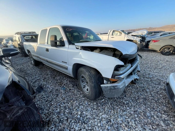 2001 Chevrolet Silverado 1500 LS with VIN 1GCEC19V11E232175, listed as a Copart auction lot 79202904 with 309,623 mi miles and Salvage Title. Bid and sale history available at DreamBid. Image 4.