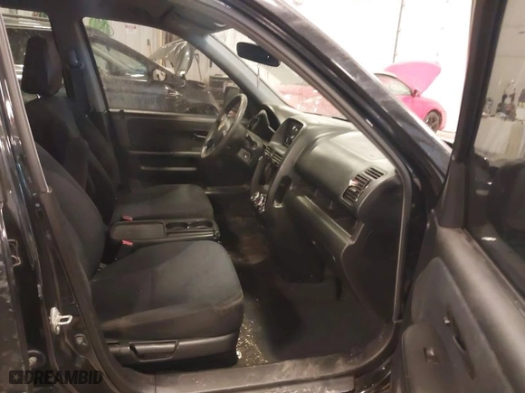 2005 Honda CR-V LX with VIN JHLRD78525C051447, listed as a IAAI auction lot 41554653 with 162,706 mi miles. Bid and sale history available at carsss.com. Image 5.