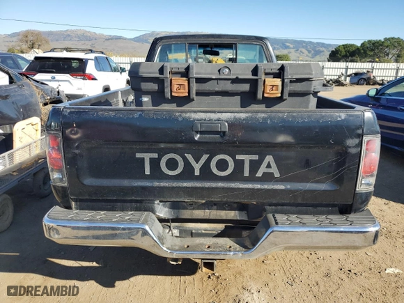 1992 Toyota 4WD Pickups DLX with VIN 4TARN01P4NZ035286, listed as a Copart auction lot 86193894 with 291839 miles and Salvage Title. Bid and sale history available at carsss.com. Image 6.