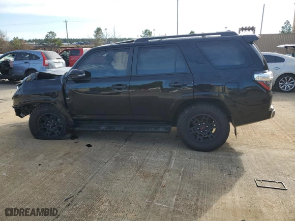 2020 Toyota 4Runner SR5 with VIN JTEBU5JR2L5784482, listed as a Copart auction lot 41490545 with 0 mi miles and Salvage Title. Bid and sale history available at carsss.com. Image 2.