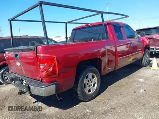 2007 Chevrolet Silverado 1500 LT w/1LT with VIN 2GCEC19C071686992, listed as a IAAI auction lot 41602817 with 395,297 mi miles. Bid and sale history available at carsss.com. Image 4.