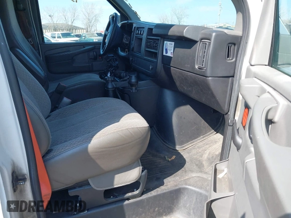 2012 GMC Savana Cargo with VIN 1GTW7FCA8C1200300, listed as a IAAI auction lot 42016518 with 259,841 mi miles. Bid and sale history available at carsss.com. Image 5.