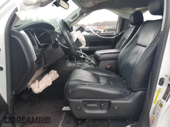 2018 Toyota Sequoia SR5 with VIN 5TDZY5G14JS071471, listed as a Copart auction lot 44165055 with 121,063 mi miles and Salvage Title. Bid and sale history available at carsss.com. Image 7.