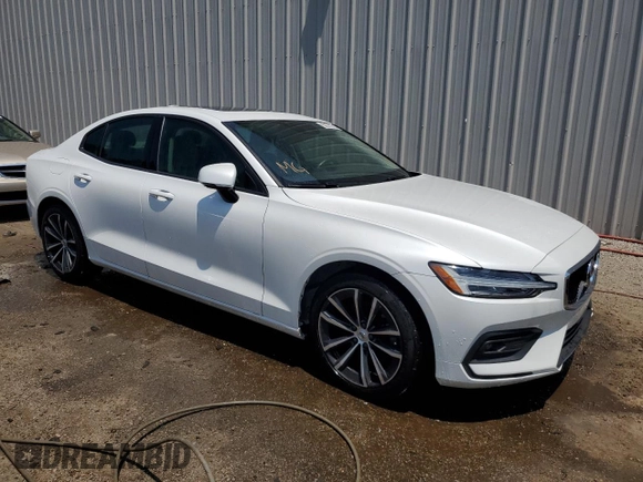 2021 Volvo S60 Momentum with VIN 7JR102FK5MG091743, listed as a Copart auction lot 58316763 with 17,214 mi miles. Bid and sale history available at carsss.com. Image 4.