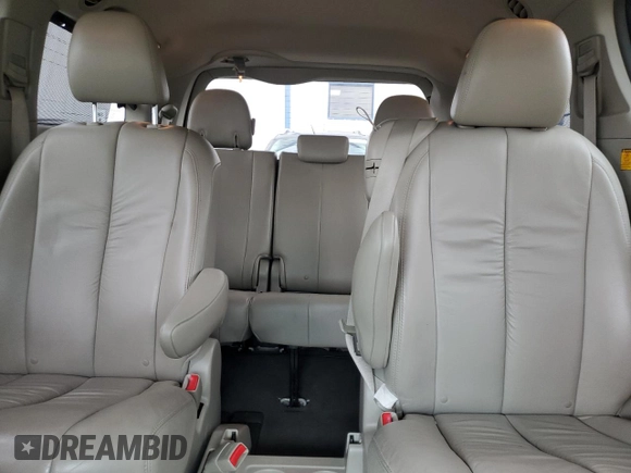 2011 Toyota Sienna XLE AAS с VIN 5TDYK3DC5BS016441, выставлен на аукционе Copart как лот 56464945 с пробегом 338 892 миль миль и На запчасти • Non repairable. История ставок и продаж доступна на DreamBid. Изображение 10.
