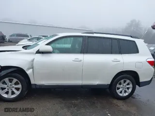 2012 Toyota Highlander with VIN 5TDBK3EH2CS117745, listed as a IAAI auction lot 41912110 with 216,449 mi miles. Bid and sale history available at carsss.com. Image 15.