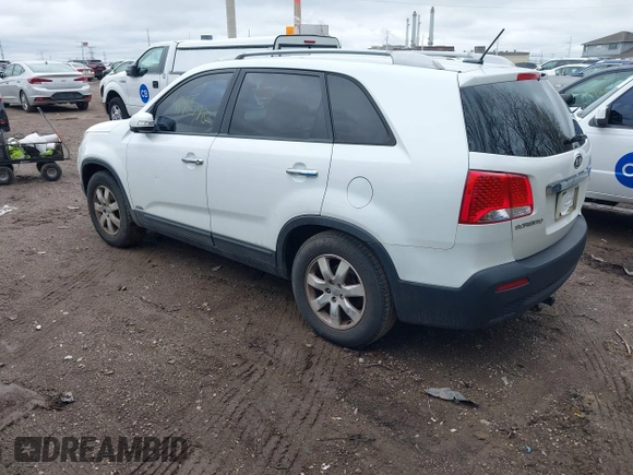 2012 Kia Sorento LX with VIN 5XYKTDA23CG272564, listed as a IAAI auction lot 41927982 with 205,556 mi miles. Bid and sale history available at carsss.com. Image 3.