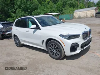 2019 BMW X5 xDrive40i z VIN 5UXCR6C50KLK80354, wystawiony jako IAAI lot #42210814 z przebiegiem 57 694 mil mil oraz . Historia ofert i sprzedaży dostępna na DreamBid. Obrazek 1.