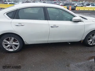 2013 Nissan Altima 2.5 SL with VIN 1N4AL3AP0DC106046, listed as a IAAI auction lot 41832840 with 98,522 mi miles. Bid and sale history available at carsss.com. Image 6.