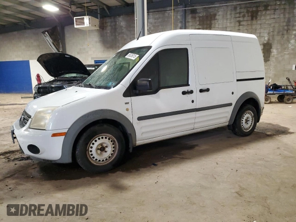2013 Ford Transit Connect XLT z VIN NM0LS7BN1DT135692, wystawiony jako Copart lot #56526015 z przebiegiem 237 330 mil mil oraz Szkoda całkowita • Salvage title. Historia ofert i sprzedaży dostępna na DreamBid. Obrazek 1.