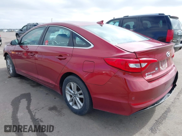 2015 Hyundai Sonata SE z VIN 5NPE24AFXFH189519, wystawiony jako IAAI lot #42146433 z przebiegiem 134 045 mil mil oraz . Historia ofert i sprzedaży dostępna na DreamBid. Obrazek 3.