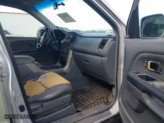 2003 Honda Pilot EX with VIN 2HKYF18613H539217, listed as a IAAI auction lot 41696214 with 329,118 mi miles. Bid and sale history available at carsss.com. Image 5.
