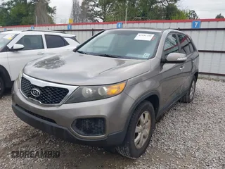 2012 Kia Sorento LX with VIN 5XYKT3A10CG260762, listed as a IAAI auction lot 41931250 with 1 mi miles. Bid and sale history available at carsss.com. Image 6.