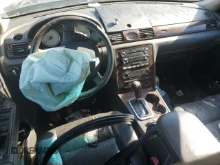 2008 Ford Taurus Limited z VIN 1FAHP25W18G185322, wystawiony jako Copart lot #48683085 z przebiegiem 215 344 mil mil oraz Szkoda całkowita • Salvage title. Historia ofert i sprzedaży dostępna na DreamBid. Obrazek 8.
