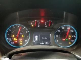 2018 Chevrolet Equinox LT z VIN 3GNAXSEV2JS560054, wystawiony jako Copart lot #50877185 z przebiegiem 85 433 mil mil oraz Szkoda całkowita • Salvage title. Historia ofert i sprzedaży dostępna na DreamBid. Obrazek 9.