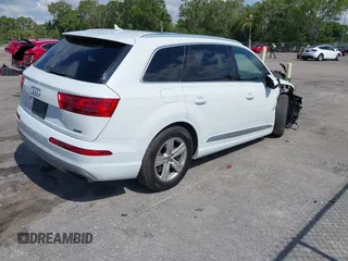 2018 Audi Q7 Premium z VIN WA1AHAF77JD045349, wystawiony jako IAAI lot #42227264 z przebiegiem 93 865 mil mil oraz . Historia ofert i sprzedaży dostępna na DreamBid. Obrazek 4.