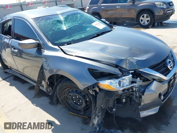 2018 Nissan Altima 2.5 SR with VIN 1N4AL3AP4JC117501, listed as a IAAI auction lot 41691369 with 92,136 mi miles. Bid and sale history available at carsss.com. Image 14.