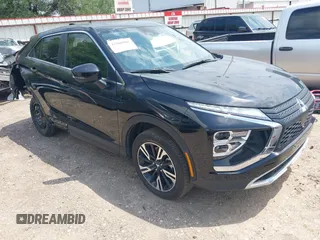2025 Mitsubishi Eclipse Cross SE z VIN JA4ATWAA5SZ004141, wystawiony jako IAAI lot #42188861 z przebiegiem 7 481 mil mil oraz . Historia ofert i sprzedaży dostępna na DreamBid. Obrazek 1.