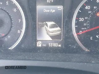 2017 Toyota Camry XLE z VIN 4T1BF1FK6HU307775, wystawiony jako IAAI lot #42123374 z przebiegiem 53 183 mil mil oraz . Historia ofert i sprzedaży dostępna na DreamBid. Obrazek 16.