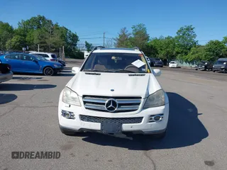 2007 Mercedes-Benz GL 450 z VIN 4JGBF71E57A153984, wystawiony jako IAAI lot #42291789 z przebiegiem 169 406 mil mil oraz . Historia ofert i sprzedaży dostępna na DreamBid. Obrazek 6.