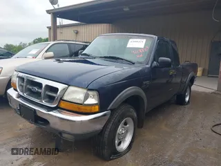 2000 Ford Ranger XLT with VIN 1FTZR15X2YTA80288, listed as a IAAI auction lot 42088424 with 271,049 mi miles. Bid and sale history available at carsss.com. Image 2.