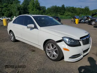 2012 Mercedes-Benz C 300 Sport с VIN WDDGF8BB9CA699384, выставлен на аукционе Copart как лот 62845925 с пробегом 121 796 миль миль и Списание • Salvage title. История ставок и продаж доступна на DreamBid. Изображение 4.