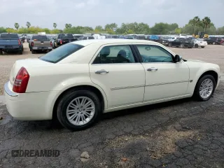 2005 Chrysler 300 with VIN 2C3JA63H95H142411, listed as a Copart auction lot 50997325 with 181,958 mi miles and Clean Title. Bid and sale history available at carsss.com. Image 3.