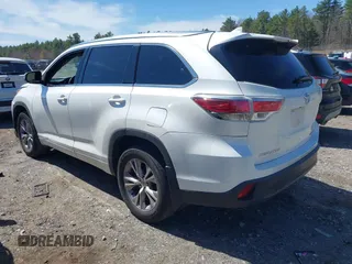 2015 Toyota Highlander XLE z VIN 5TDJKRFH0FS203332, wystawiony jako IAAI lot #42020869 z przebiegiem 247 287 mil mil oraz . Historia ofert i sprzedaży dostępna na DreamBid. Obrazek 3.