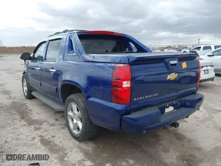 2013 Chevrolet Avalanche LS with VIN 3GNMCEE06DG158690, listed as a IAAI auction lot 41710676 with 1 mi miles. Bid and sale history available at carsss.com. Image 3.