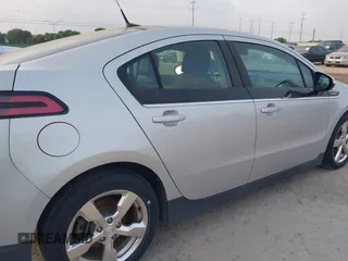 2012 Chevrolet Volt with VIN 1G1RB6E43CU106710, listed as a IAAI auction lot 42139321 with 194,433 mi miles and . Bid and sale history available at carsss.com. Image 6.