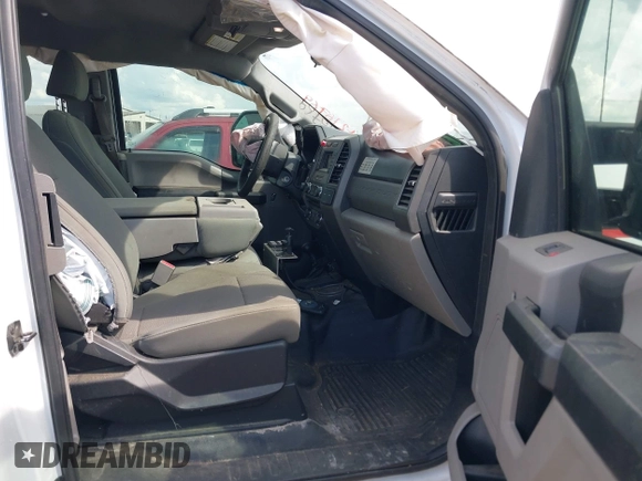 2017 Ford F-250 XL with VIN 1FD7X2B6XHEE15151, listed as a IAAI auction lot 42161769 with 293,798 mi miles and . Bid and sale history available at DreamBid. Image 5.