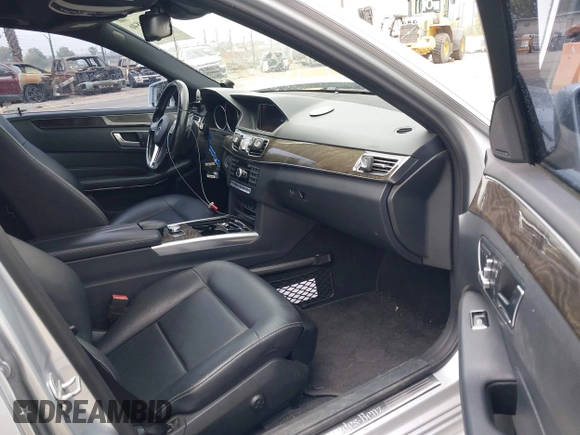 2014 Mercedes-Benz E E 350 Sport with VIN WDDHF5KB8EB009303, listed as a IAAI auction lot 42014846 with 97,214 mi miles. Bid and sale history available at carsss.com. Image 5.