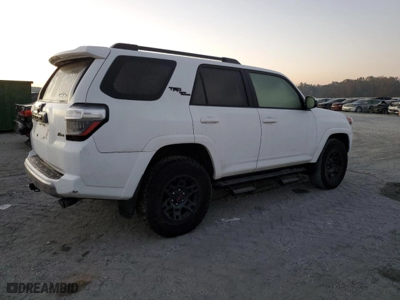 2021 Toyota 4Runner TRD Off Road with VIN JTEPU5JR1M5960994, listed as a Copart auction lot 75590644 with 0 mi miles and Salvage Title. Bid and sale history available at carsss.com. Image 3.