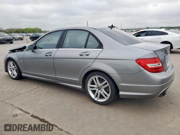 2012 Mercedes-Benz C 250 Sport z VIN WDDGF4HB6CA614646, wystawiony jako Copart lot #50826495 z przebiegiem 114 435 mil mil oraz Szkoda całkowita • Salvage title. Historia ofert i sprzedaży dostępna na DreamBid. Obrazek 2.