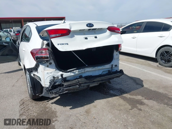 2018 Kia Forte LX with VIN 3KPFK4A77JE245278, listed as a IAAI auction lot 41797240 with 90,640 mi miles. Bid and sale history available at carsss.com. Image 6.